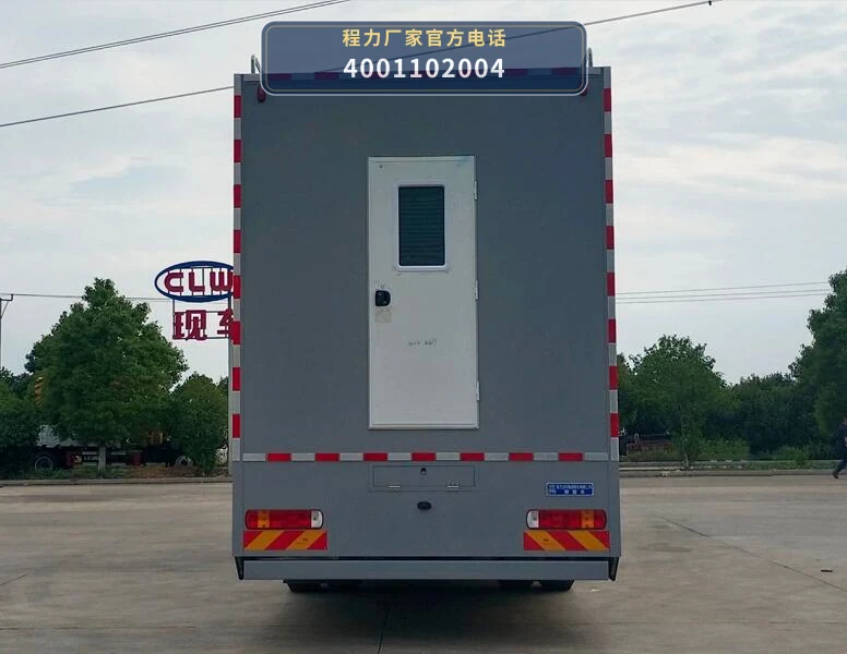 CL5160TSY6AYS型重汽豪沃宿营车 产品细节图