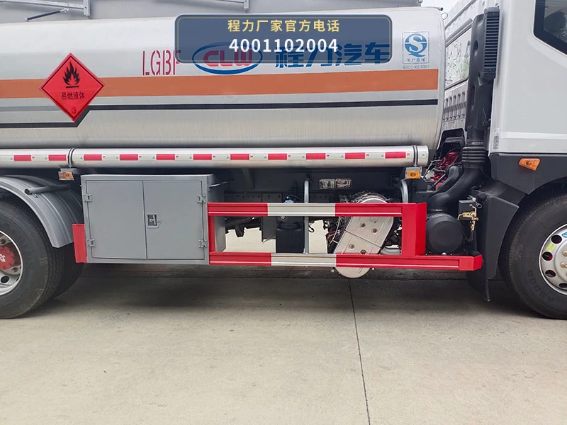 CL5180GYY6型东风14.5方运油车 产品细节图