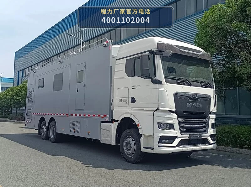 CL5180XZH6ABZ型重汽TGS指挥车 整车主图