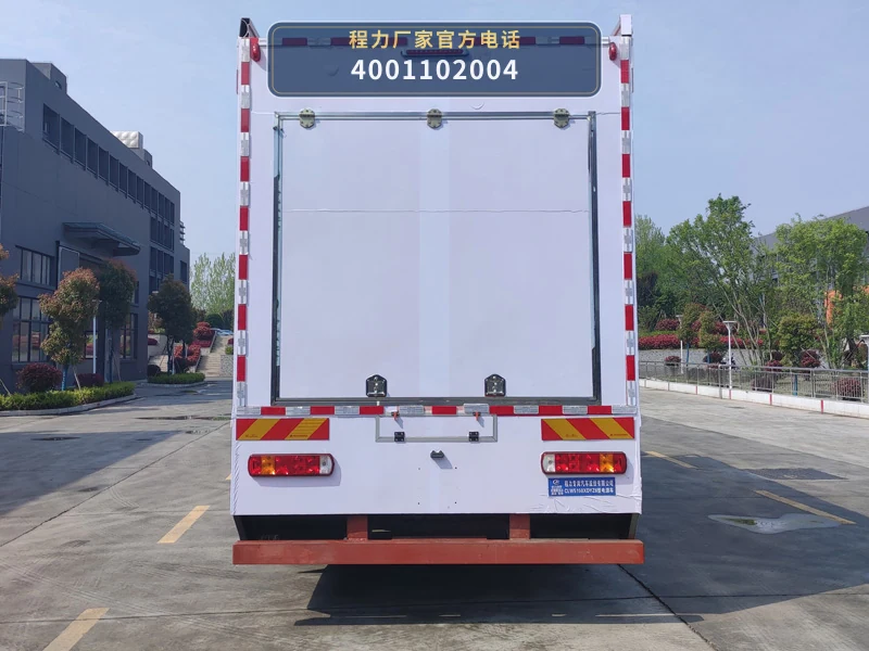 CLW5150XDYZ6型重汽豪沃电源车 产品细节图