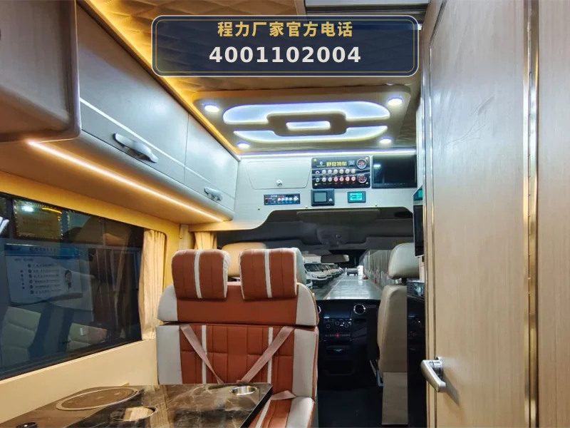 CLW5040XLJCFC型依维柯旅居车