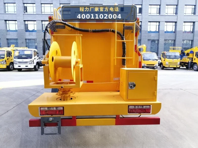CLW5120GQX6型东风多利卡清洗车