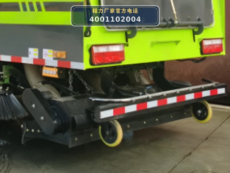 CLW5120TXC6HL型东风多利卡吸尘车