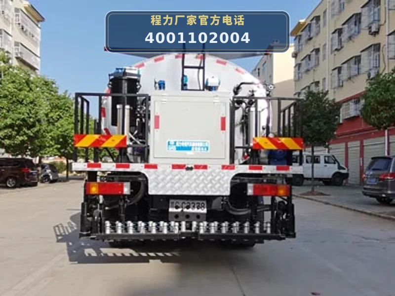 CLW5180GLQE6型东风10.37方沥青洒布车