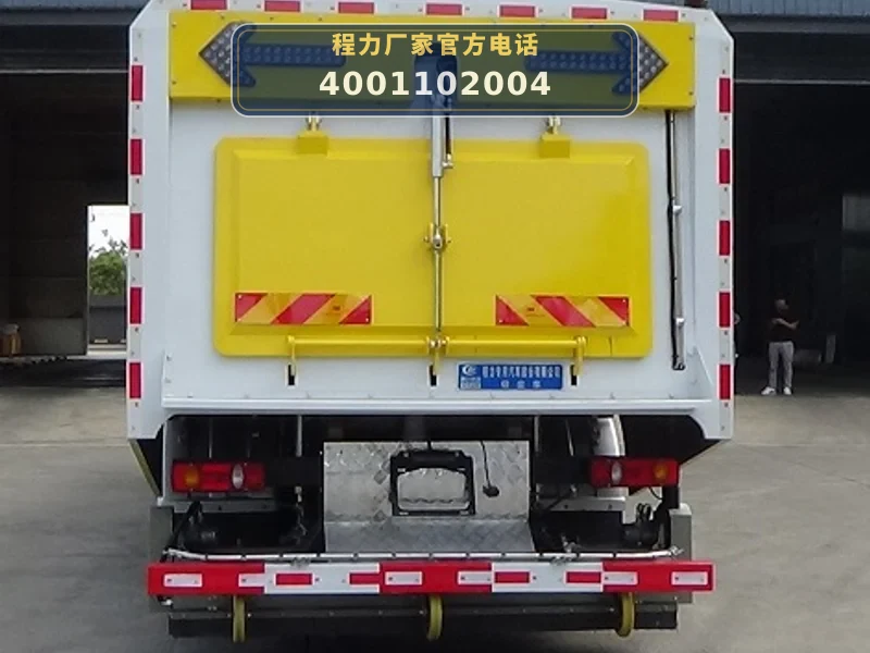 CLW5180TXC6BT型东风天锦吸尘车
