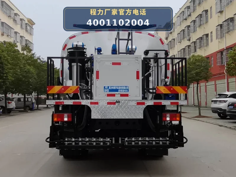 CLW5185GLQZ6型重汽豪沃12方沥青洒布车