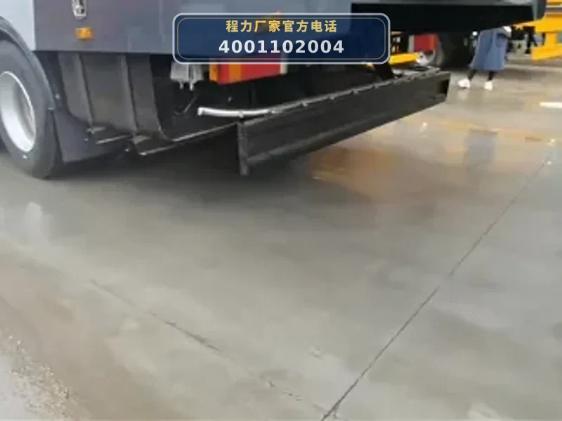 CLW5250TXSD6型东风天龙洗扫车